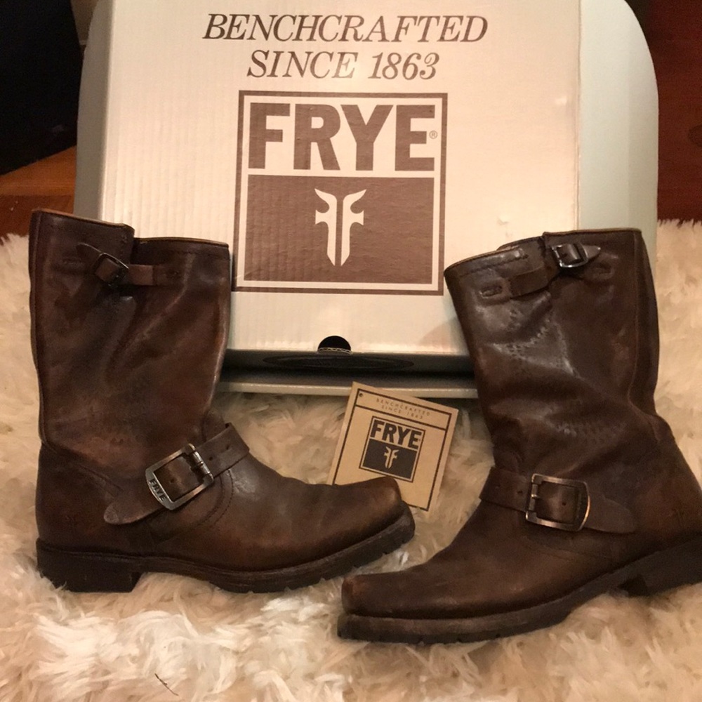 Frye brown leather engineer boot with buckles